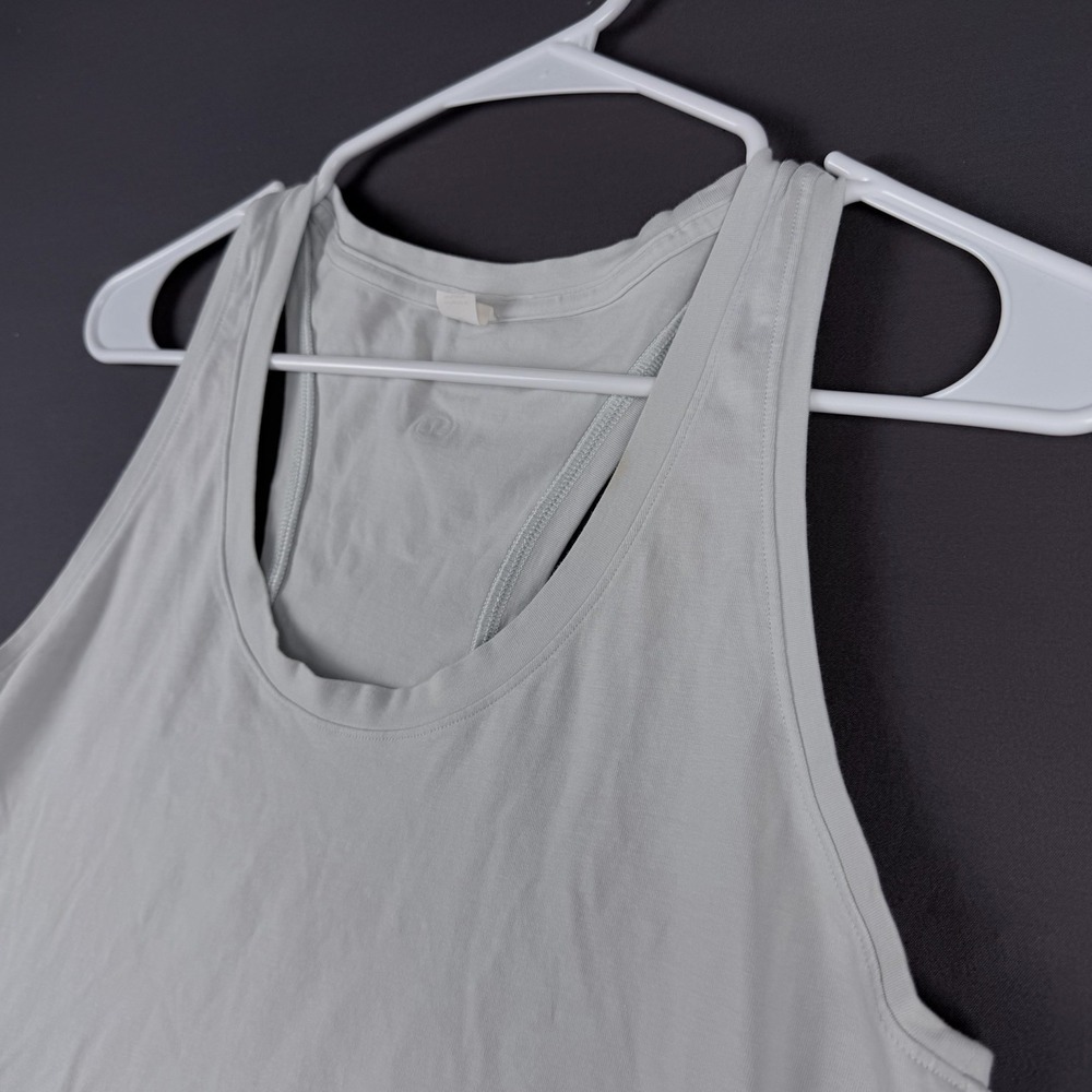 Lululemon Light Gray Racerback Tank Top Scoop Neck Athletic Fit Size 8 - Picture 1 of 9